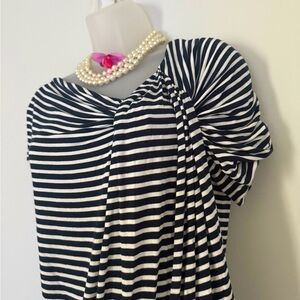 Very unique Calvin Klein asymmetrical sleeves stripped dress size 10 👗🌸🌸